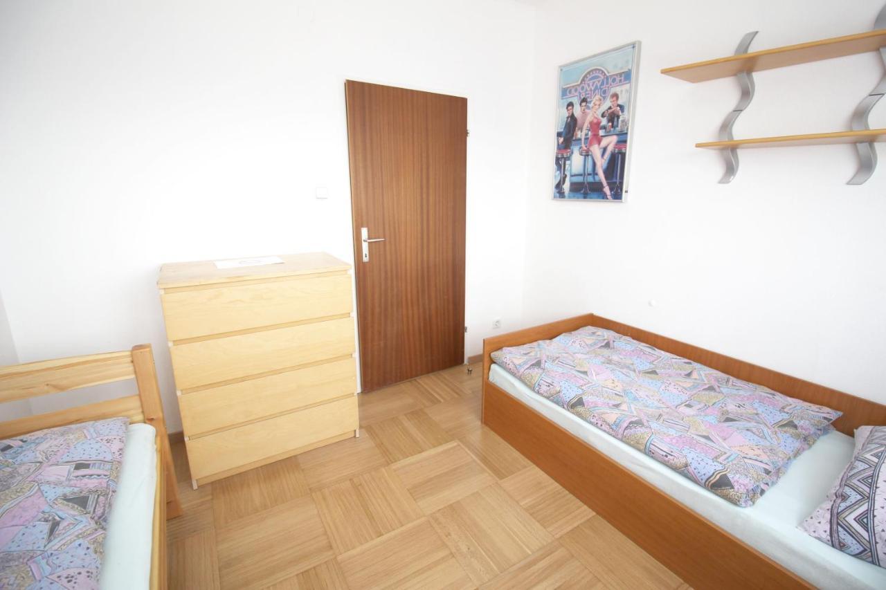 Geraeumige Ferienwohnung Im Zentrum Sankt Poelten Exterior foto