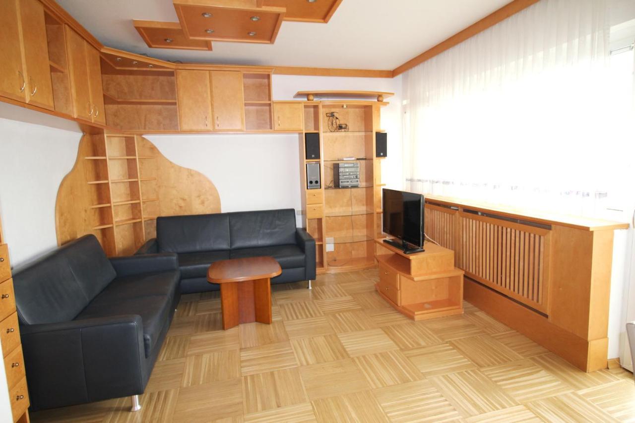 Geraeumige Ferienwohnung Im Zentrum Sankt Poelten Exterior foto